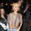Tendance golden girl : Rihanna en top métallique