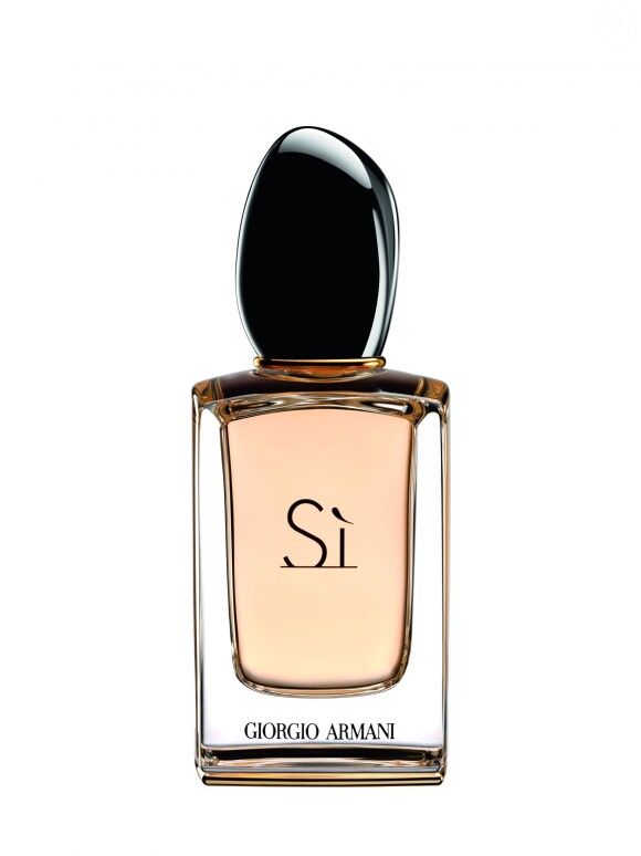 Cate Blanchett est l'égérie de Sì, le nouveau parfum féminin signé Giorgio Armani