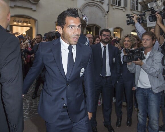 Carlos Tevez lors de l'inauguration d'une boutique Trussardi à Turin, le 26 septembre 2013