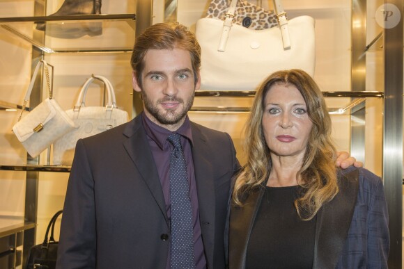 Tomaso Trussardi et sa mère Maria Luisa Trussardi lors de l'inauguration d'une boutique Trussardi à Turin, le 26 septembre 2013