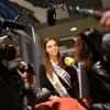 Marine Lorphelin arrive à l'aéroport de Roissy Charles de Gaulle le 30 septembre, de retour de Bali où elle est arrivée première dauphine lors de l'élection Miss Monde 2013.