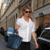 Kate Upton arrive à la boutique Chanel située 31 rue Cambon. Paris, le 30 septembre 2013.
