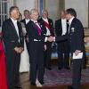 Le roi Carl XVI Gustaf de Suède et la reine Silvia, entourés de la princesse Victoria, du prince Carl Philip et du prince Daniel, donnaient le 1er octobre 2013 à Stockholm un dîner de gala en l'honneur du président du Portugal Anibal Cavaco Silva et son épouse Maria, en visite officielle de trois jours.