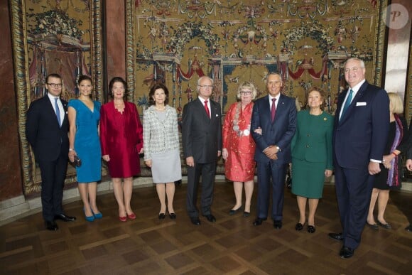 Photo officielle de la famille royale de Suède et du couple présidentiel portugais le 2 octobre 2013 à l'Hôtel de Ville de Stockholm.