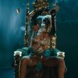 Rihanna dans son nouveau clip "Pour it up", mis en ligne le 2 octobre 2013.