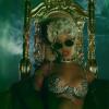 Rihanna, strip-teaseuse ultra-hot dans son nouveau clip "Pour it up", mis en ligne le 2 octobre 2013.