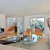 L'acteur Chris Colfer a mis en vente sa maison de Los Angeles, pour 1,15 million de dollars.