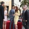 Jay Roachl, Chloë Grace Moretz, Joseph Gordon Levitt, Julianne Moore lorsque l'actrice reçoit son étoile sur le "Walk Of Fame" à Hollywood, le 3 octobre 2013
