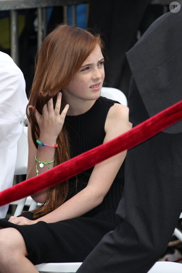 Liv Freundlich (la fille de Julianne Moore) lorsque sa mère reçoit son étoile sur le "Walk Of Fame" à Hollywood, le 3 octobre 2013