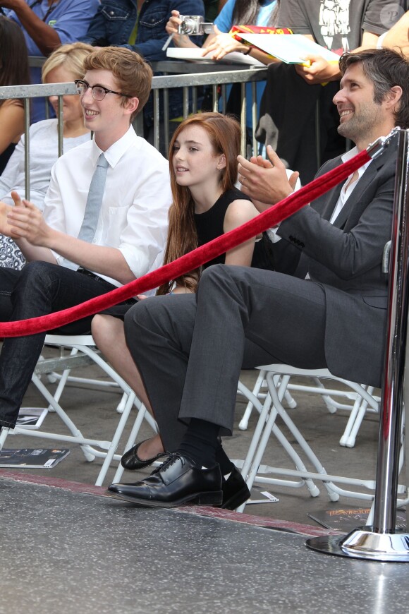 Cal Freundlich, Liv Freundlich et leur père Bart Freundlich lorsque Julianne Moore reçoit son étoile sur le "Walk Of Fame" à Hollywood, le 3 octobre 2013