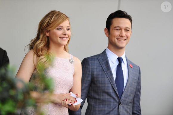 Chloë Grace Moretz et Joseph Gordon-Levitt lorsque Julianne Moore reçoit son étoile sur le "Walk Of Fame" à Hollywood, le 3 octobre 2013