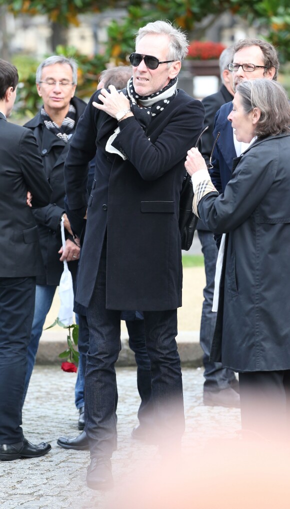 Plastic Bertrand lors des obsèques de Gilles Verlant au cimetière du Père-Lachaise, le 4 octobre 2013 à Paris