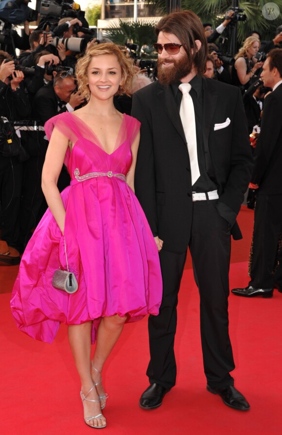 Rachael Leigh Cook (Perception) et son mari Daniel Gillies (Vampire Diaries, The Originals) le 18 mai 2008 au Festival de Cannes. Le couple a accueilli le 28 septembre 2013 son premier enfant.
