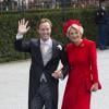 Le prince Jaime de Bourbon arrive au côté de sa mère la princesse des Pays-Bas pour son mariage avec Viktoria Cservenyak, le 5 octobre 2013 en l'église Notre-Dame de l'Assomption à Apeldoorn (centre des Pays-Bas).