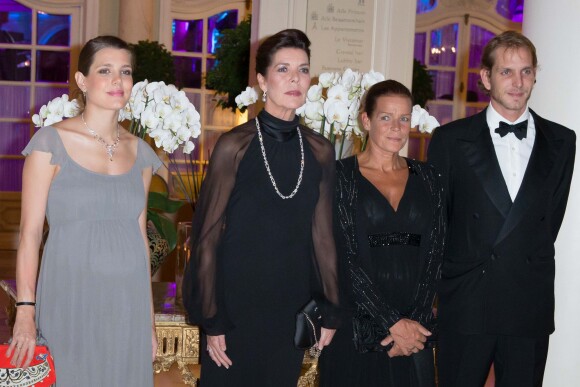 La princesse Caroline de Hanovre, présidente de l'AMADE (Association Mondiale des Amis de l'Enfance), pouvait compter sur la présence de sa fille Charlotte Casiraghi, de sa soeur la princesse Stéphanie et de son fils aîné Andrea Casiraghi pour le 50e anniversaire de l'organisme, célébré le 4 octobre 2013 à l'Hôtel Hermitage à Monte-Carlo.