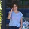 Jennifer Lopez, sans maquillage, emmène sa fille Emme faire une activité "Color Me Mine" avec des amis à Los Angeles, le 6 octobre 2013.