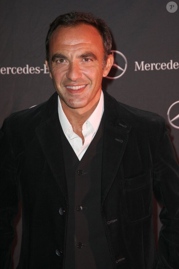 Nikos Aliagas lors du lancement de la nouvelle Mercedes classe S au musée Rodin à Paris le mardi 8 octobre 2013.