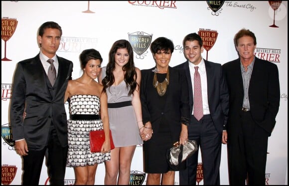 Scott Disick, Kourtney Kardashian, Kylie Jenner, Kris Jenner, Robert Kardashian Jr et Bruce Jenner à Beverly Hills, le 2 septembre 2010.