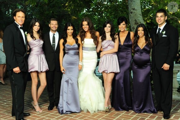 Bruce Jenner, Kendall Jenner, Ryan Seacrest, Kim Kardashian, Khloé Kardashian, Kylie Jenner, Kris Jenner, Kourtney Kardashian, Robert Kardashian au mariage de Khloé Kardashian et Lamar Odom à Los Angeles, le 27 septembre 2009.