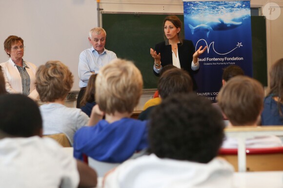 Maud Fontenoy présente les missions de sa fondation aux élèves du Collège Jules Ferry de Paris, le 8 octobre 2013