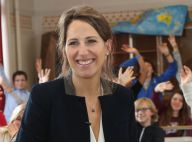 Maud Fontenoy : Souriante, la jeune maman rayonne au milieu des élèves