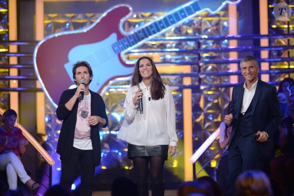 Mickaël Miro et Elisa Tovati sur le tournage de "N'oubliez pas les paroles", diffusé le samedi 12 octobre à 20h50 sur France 2.