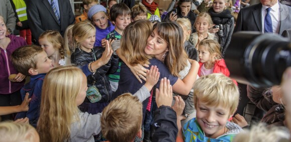 La princesse Marie de Danemark avait la cote dans une école d'Hellerup pour le lancement du nouveau portail des écoles danoises, EMU, le 9 octobre 2013.