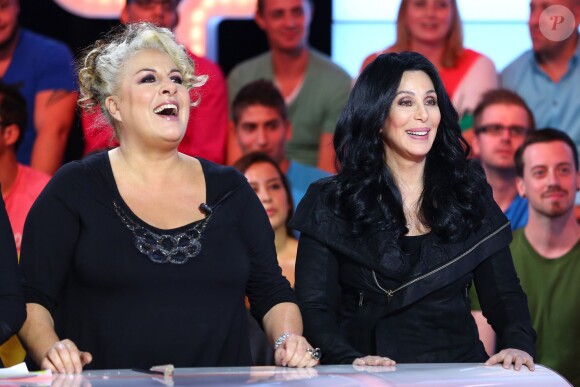 Exclusif - Les divas Cher et Marianne James invitées de l'émission "Touche pas mon poste", lors de l'enregistrement à Paris, le 10 octobre 2013.