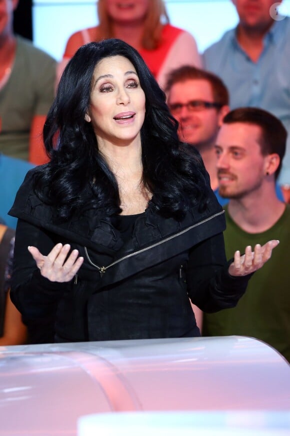 Exclusif - Cher et Marianne James invitées de l'émission "Touche pas mon poste", lors de l'enregistrement à Paris, le 10 octobre 2013.