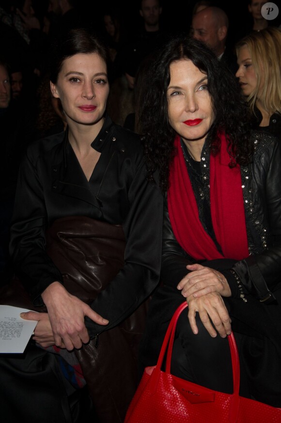 Marie-Agnès Gillot et Marielle Labèque au défilé Givenchy 2013/2014 à Paris, le 3 mars 2013.