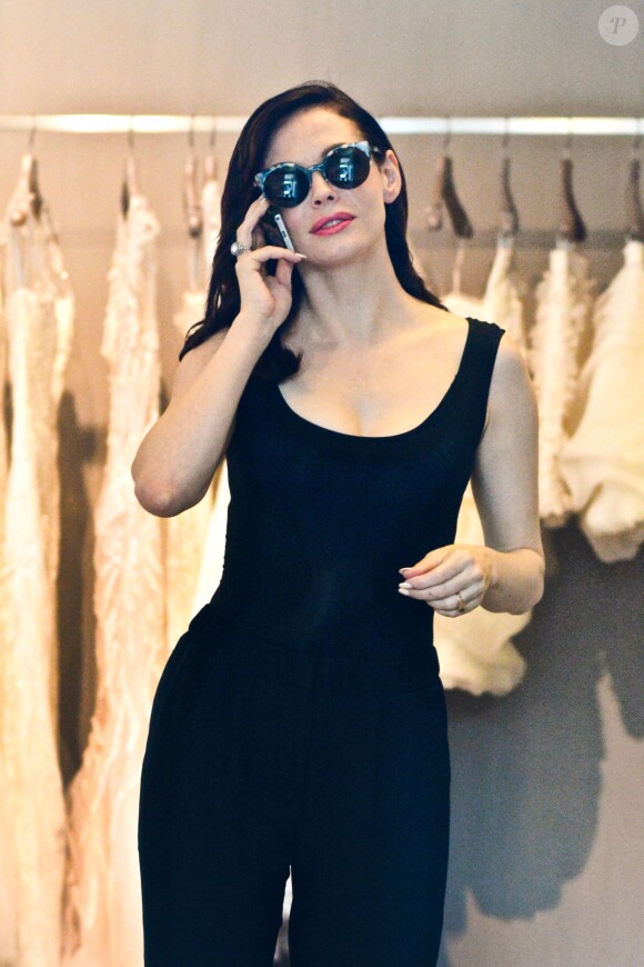 Exclusive - 40-year-old actress Rose McGowan gets her last wedding dress fitting at Monique Lhuillier store in West Hollywood, Los Angeles, CA, USA on October 10, 2013. Rose, who is busy putting the final touches to her October 12 wedding to artist Davey Detail, looked excited. Photo by GSI/ABACAPRESS.COM11/10/2013 - Los Angeles