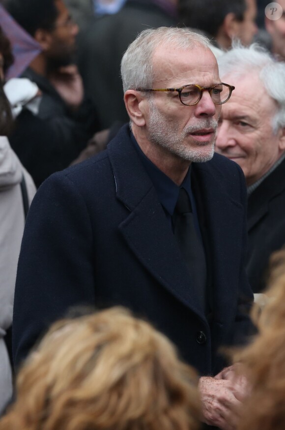 Pascal Greggory à la sortie des obsèques de Patrice Chéreau en l'Eglise Saint-Sulpice à Paris, le 16 octobre 2013.
