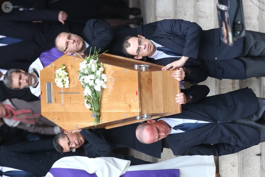 Le cercueil à la sortie des obsèques de Patrice Chéreau en l'Eglise Saint-Sulpice à Paris, le 16 octobre 2013.