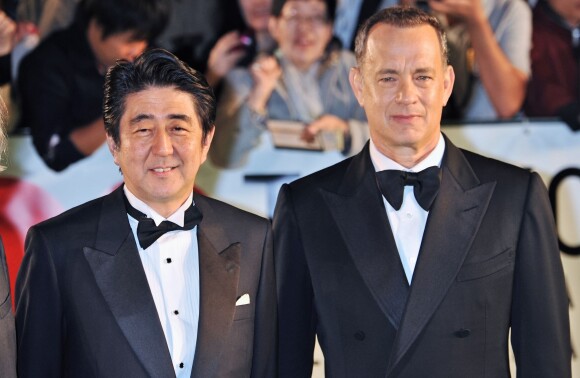 Shinzo Abe et Tom Hanks à l'ouverture du 26e Tokyo International Film Festival le 17 octobre 2013