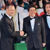 Le premier ministre Shinzo Abe et Tom Hanks à l'ouverture du 26e Tokyo International Film Festival le 17 octobre 2013