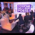 Gérard Louvin s'explique devant Cyril Hanouna sur le plateau de "Touche pas à mon poste", le 15 octobre 2013.