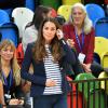 La duchesse Catherine de Cambridge lors d'un événement de l'association SportsAid dont elle est la marraine, le 18 octobre 2013 au parc olympique Reine Elizabeth dans l'Est de Londres. Son premier engagement officiel individuel depuis la naissance de son fils le prince George le 22 juillet.