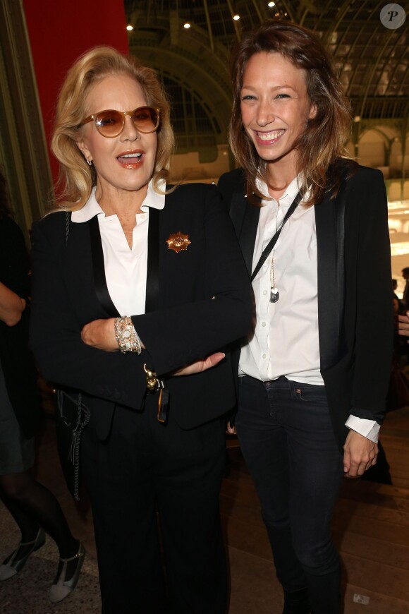 Sylvie Vartan et Laura Smet lors de la soirée d'inauguration de la FIAC (Foire Internationale d'Art Contemporain) au Grand Palais à Paris le 23 octobre 2013