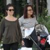 Exclusif - Shiri Appleby avec sa mère Dina Bouader et sa fille Natalie Bouader a West Hollywood, le 25 octobre 2013