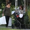 Exclusif - Shiri Appleby avec sa mère Dina Bouader et sa fille Natalie Bouader a West Hollywood, le 25 octobre 2013