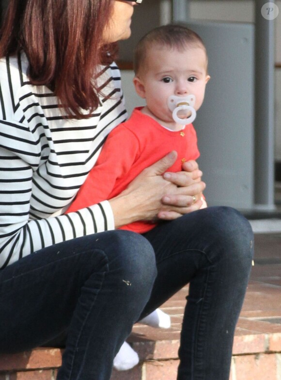 Exclusif - Shiri Appleby avec sa mère Dina Bouader et sa fille Natalie Bouader a West Hollywood, le 25 octobre 2013