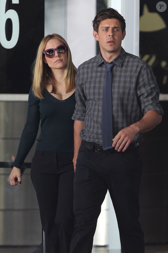 Kristen Bell et Chris Lowell sur le tournage de scène du film Veronica Mars à Los Angeles le 26 juin 2013