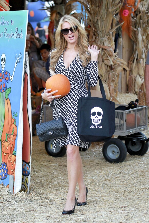 Paris Hilton chez Pumpkin Patch à West Hollywood, Los Angeles, le 18 octobre 2013.