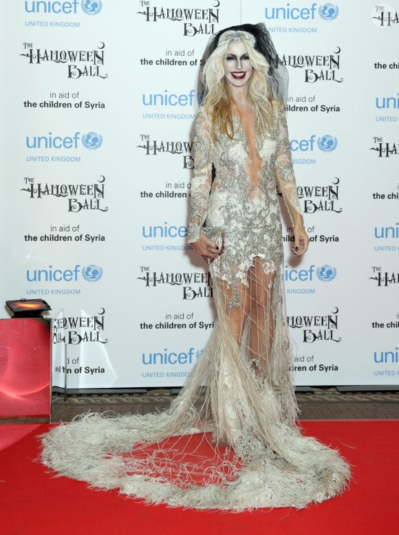 Melissa Odabash à la soirée UNICEF UK Halloween Ball à Londres le 31 octobre 2013.