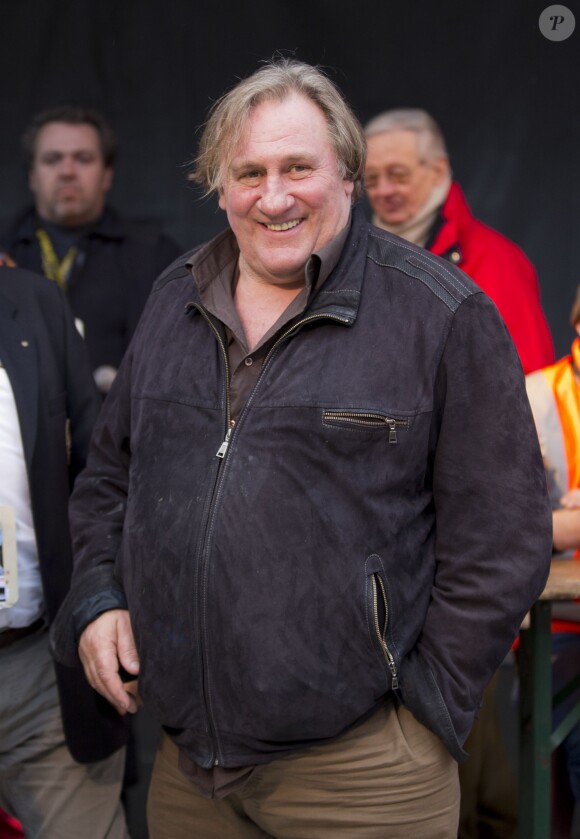Gérard Depardieu a donné le depart du rallye de Condroz à Huy en Belgique, le 1er novembre 2013.