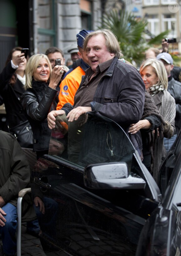 Gérard Depardieu a donné le depart du rallye de Condroz à Huy en Belgique, le 1er novembre 2013.