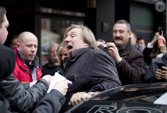Gérard Depardieu a donné le depart du rallye de Condroz à Huy en Belgique, le 1er novembre 2013.
