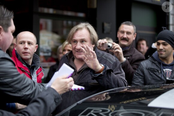 Gérard Depardieu a donné le depart du rallye de Condroz à Huy en Belgique, le 1er novembre 2013.