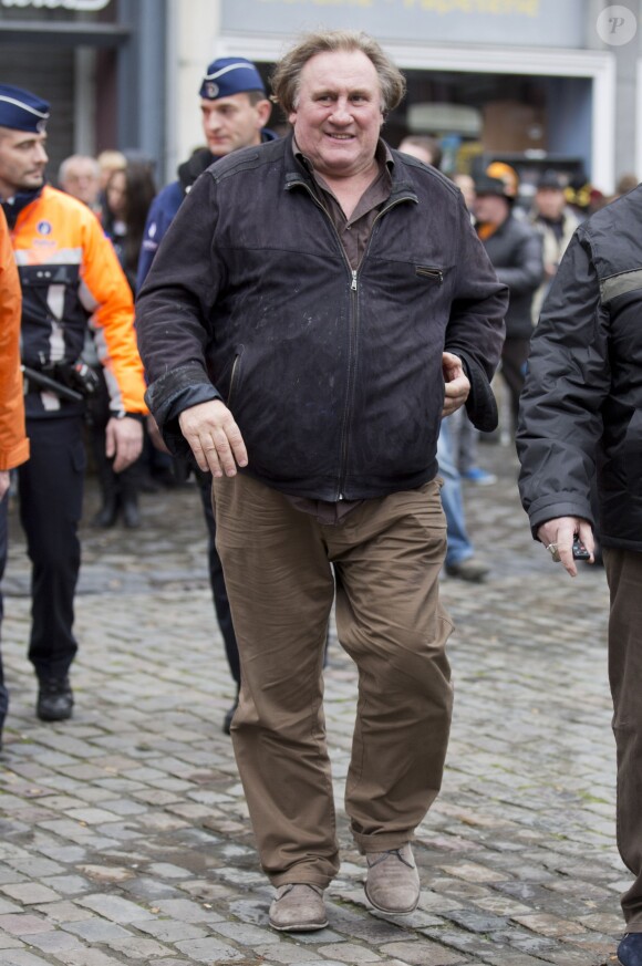 Gérard Depardieu a donné le depart du rallye de Condroz à Huy en Belgique, le 1er novembre 2013.
