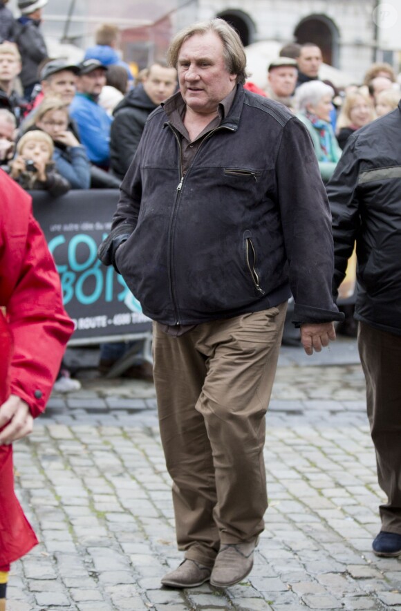 Gérard Depardieu a donné le depart du rallye de Condroz à Huy en Belgique, le 1er novembre 2013.